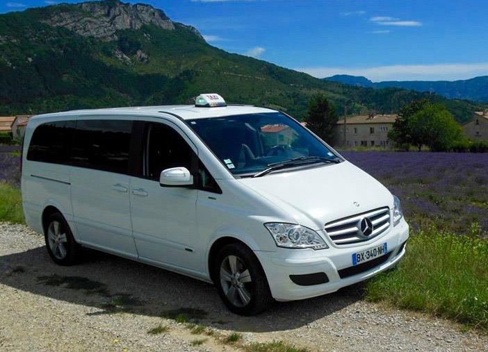 Taxi mercedes blanc vans à sisteron, alpes de haute provence et laragne monteglin