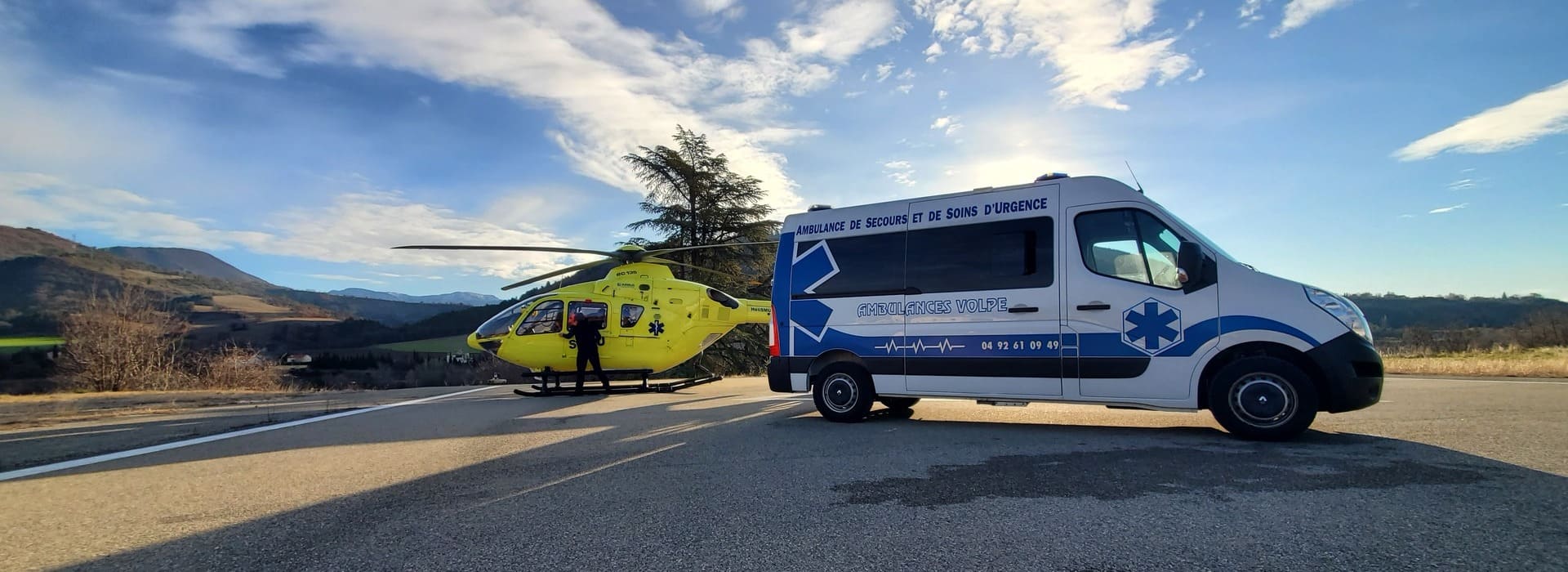 transport ambulance et hélicoptère